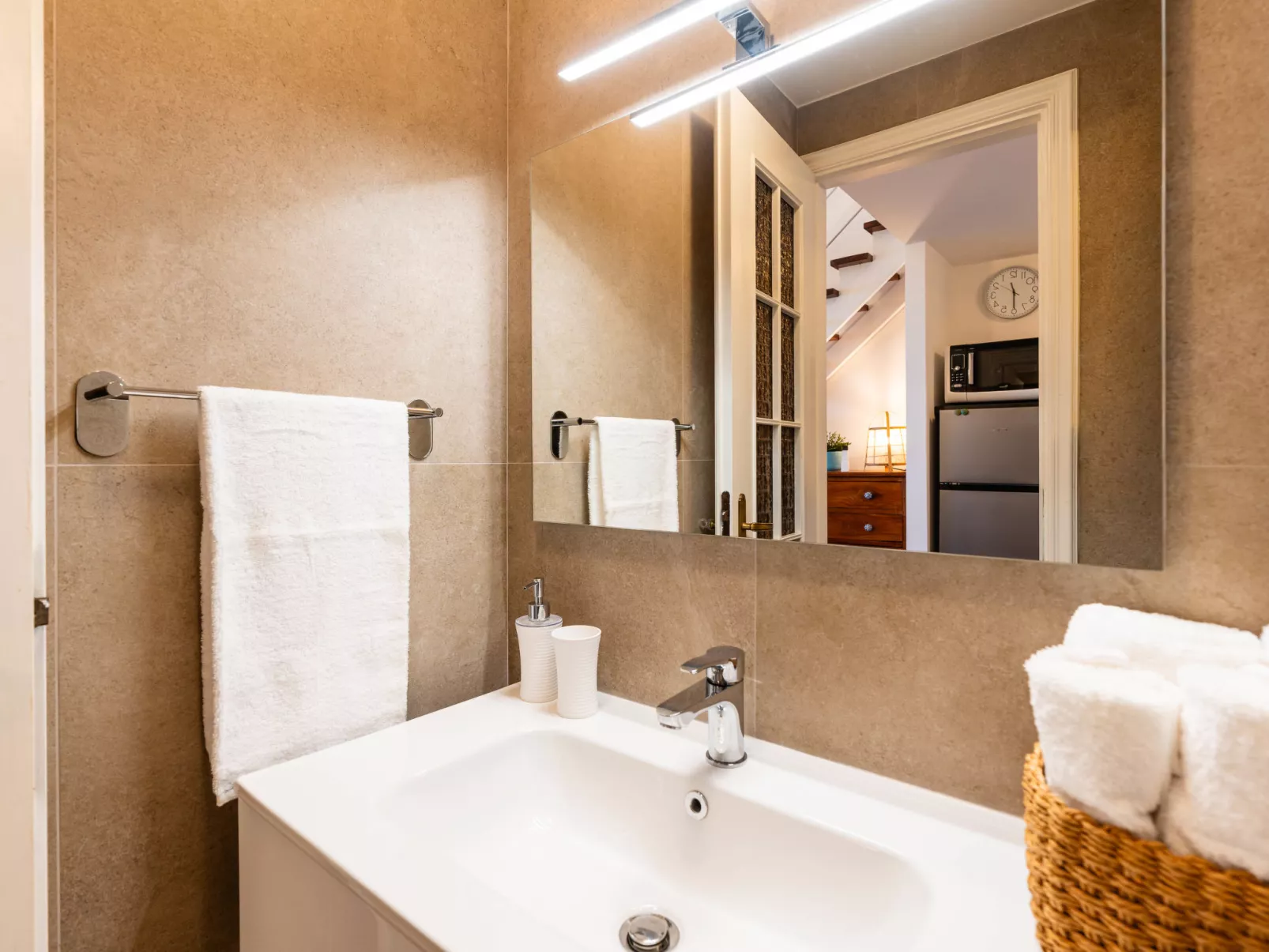 Beautiful Seaview-Binnen