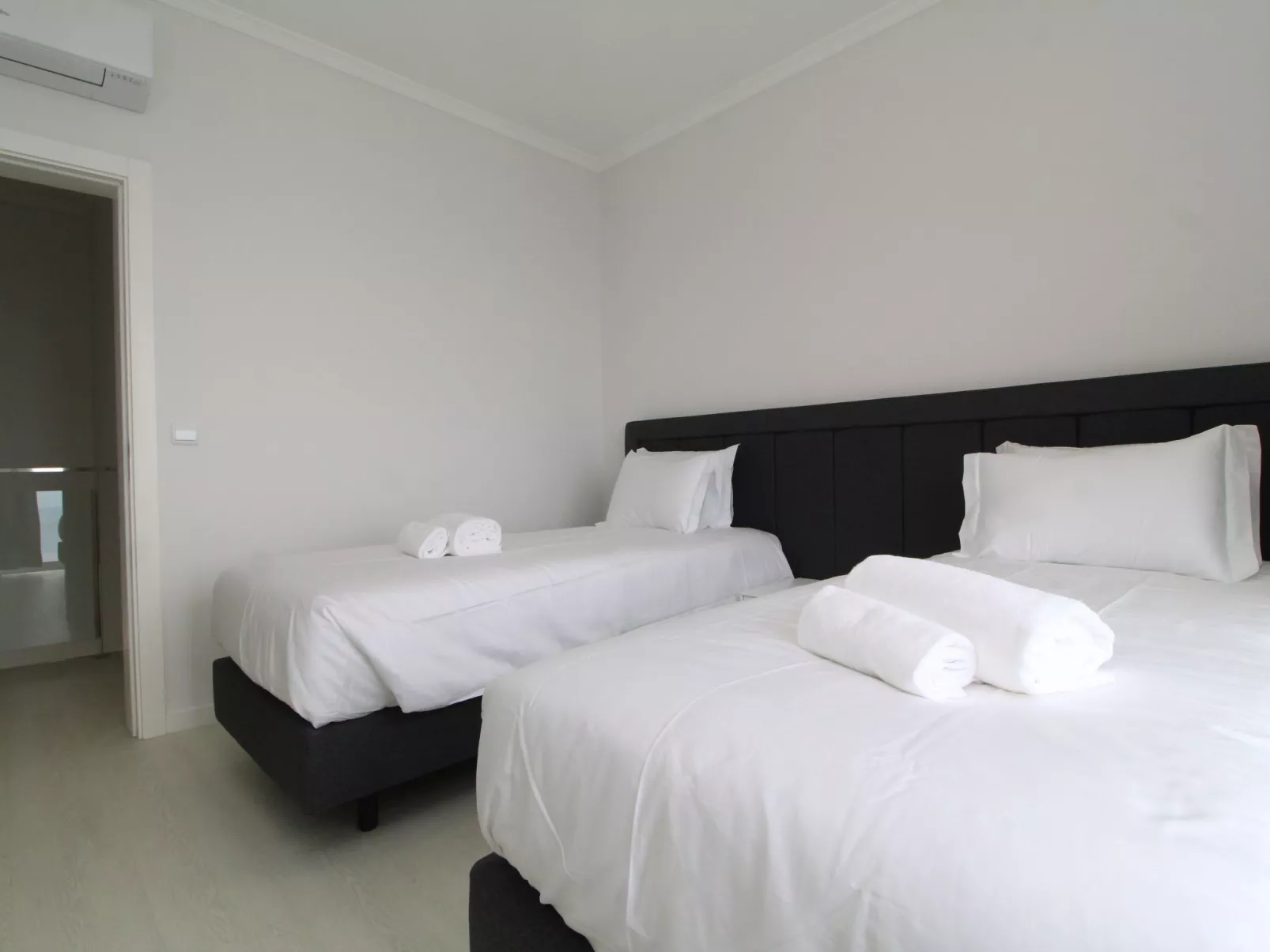 Ferienvilla mit eigenem Pool-Binnen