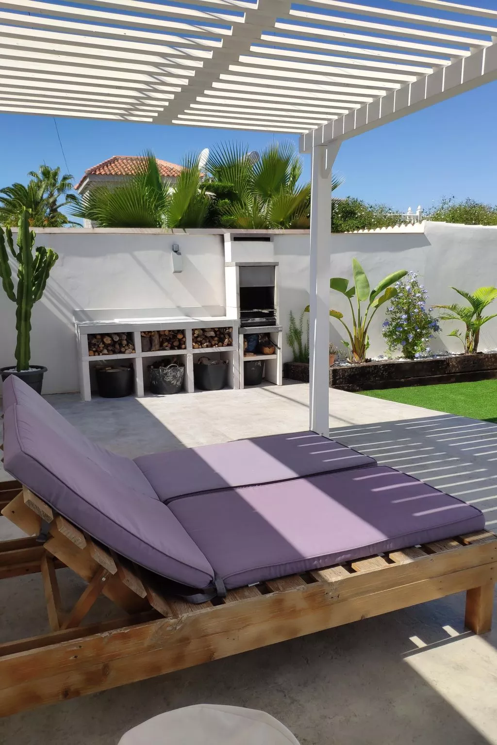 "Arenas house" mit Pool-Buiten