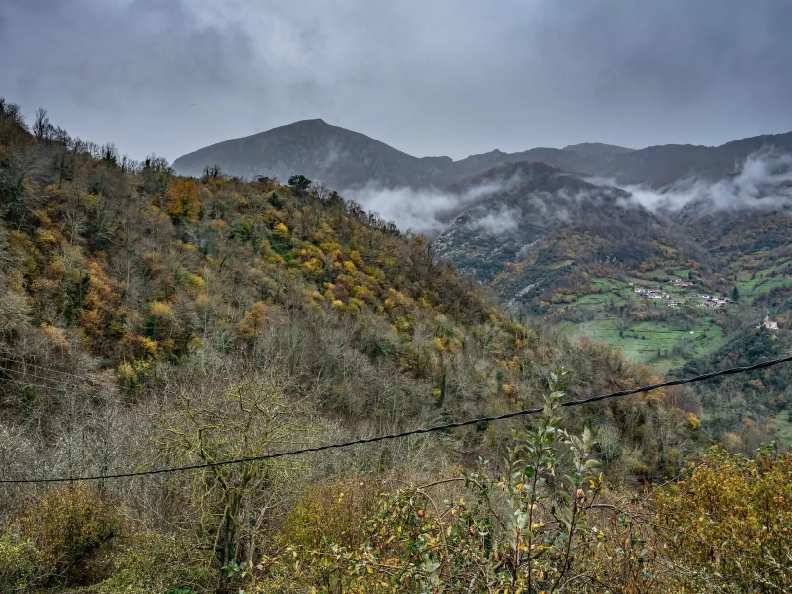 Ländliche Wohnung El Carbayu-Buiten