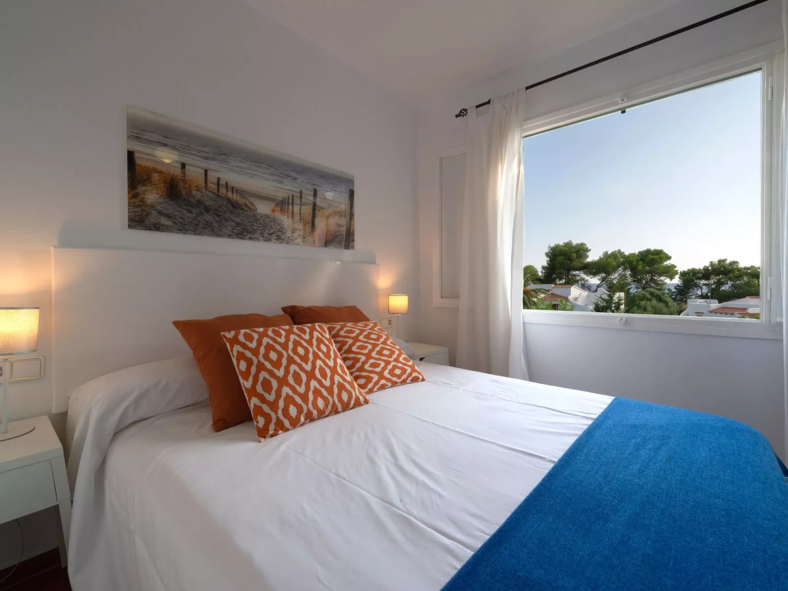 Moderne, frische Familienvilla Allondra-Binnen