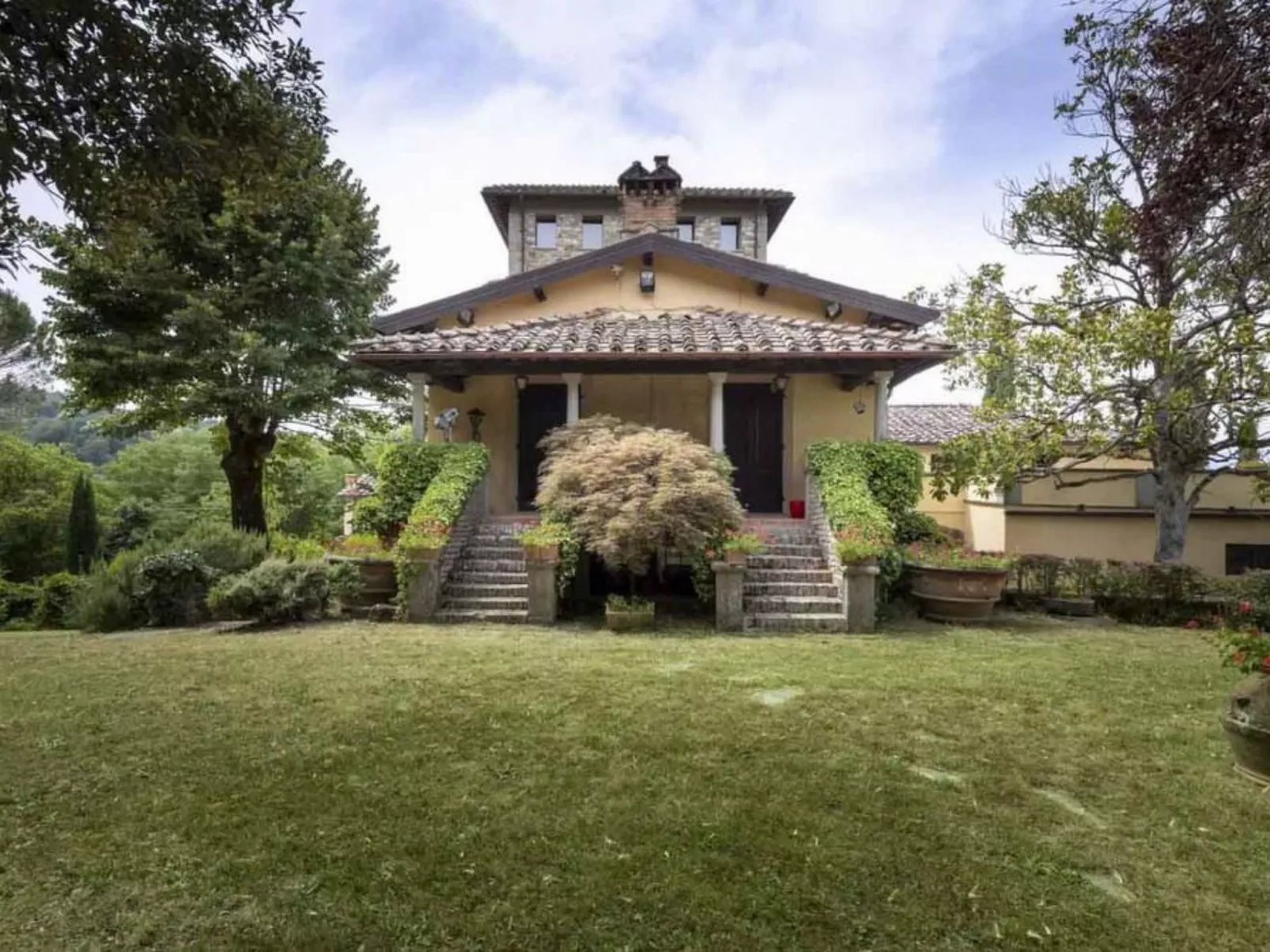 Wunderschöne Villa mit atemberaubender Aussicht und privatem Pool-Buiten