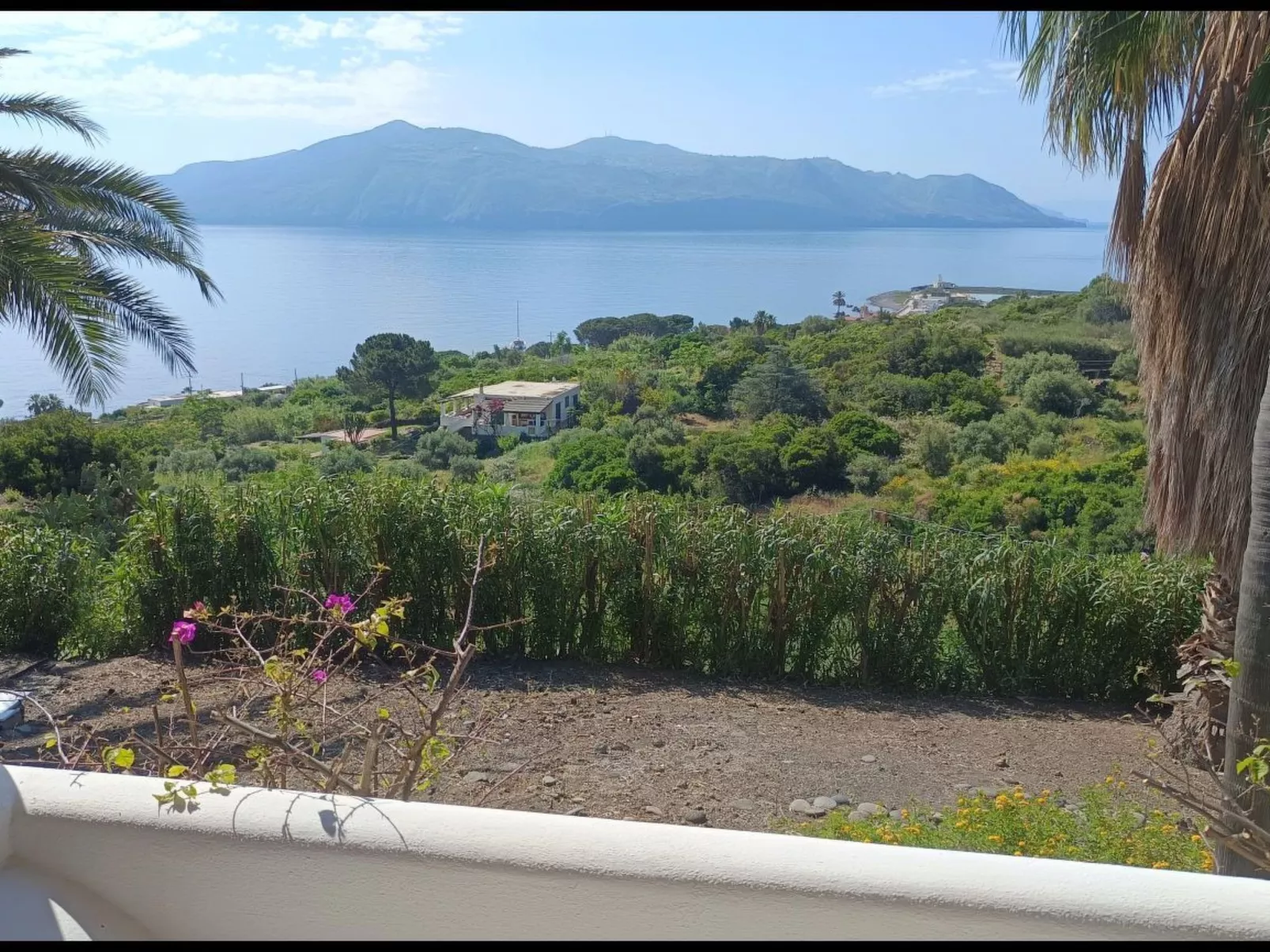 Villa in Panoramasprache, nur wenige Minuten vom Meer entfernt-Image-tags.info