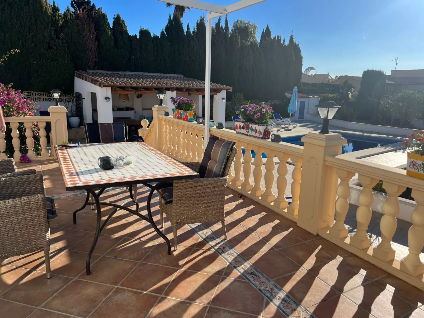 Schicker Bungalow in extrem ruhiger Lage und doch zentral gelegen-Buiten