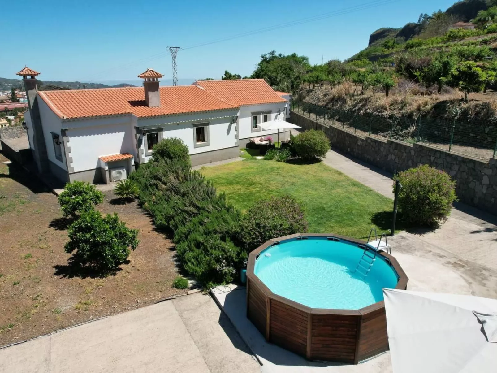 Villa Lucas mit Gartenterrasse und Schwimmbad-Image-tags.info