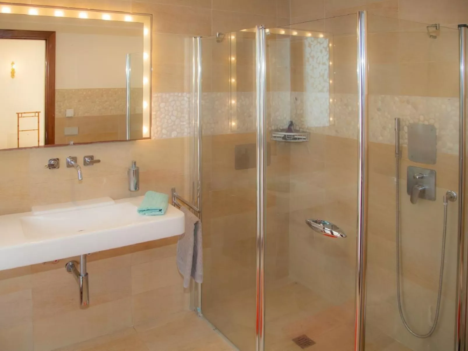 Villa Amarador-Image-tags.info