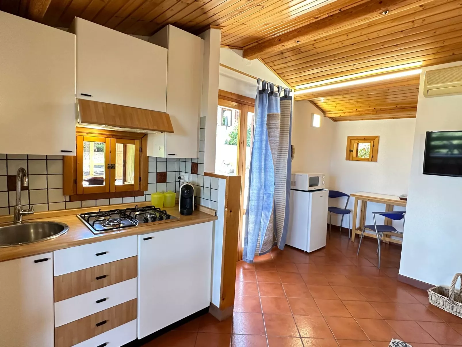 Studio-Wohnung "P Melograno" mit Pool-Binnen