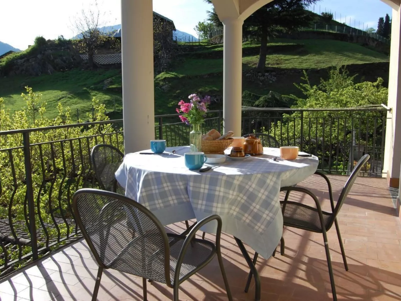 Wohnung Annetta mit Sicht auf See und Berge 75 m²-Image-tags.info