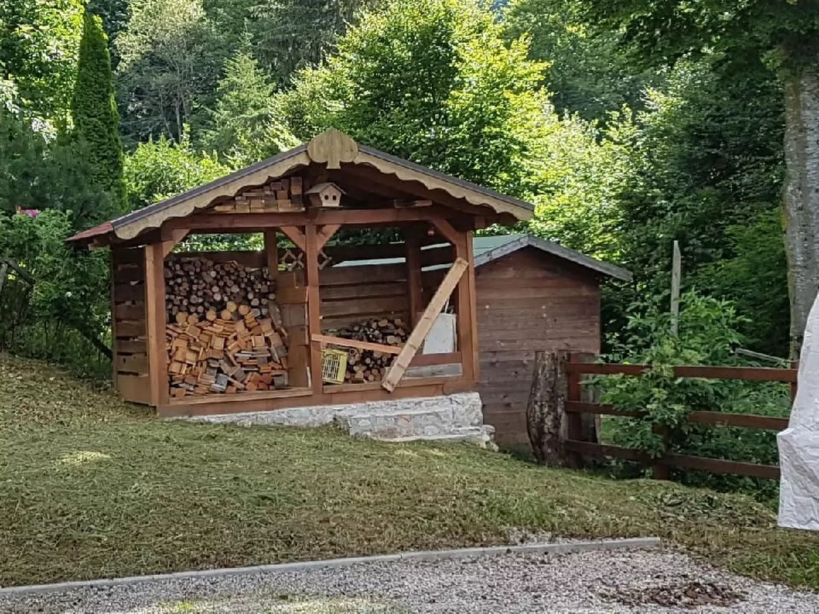 Berghütte mit Wasserblick-Buiten