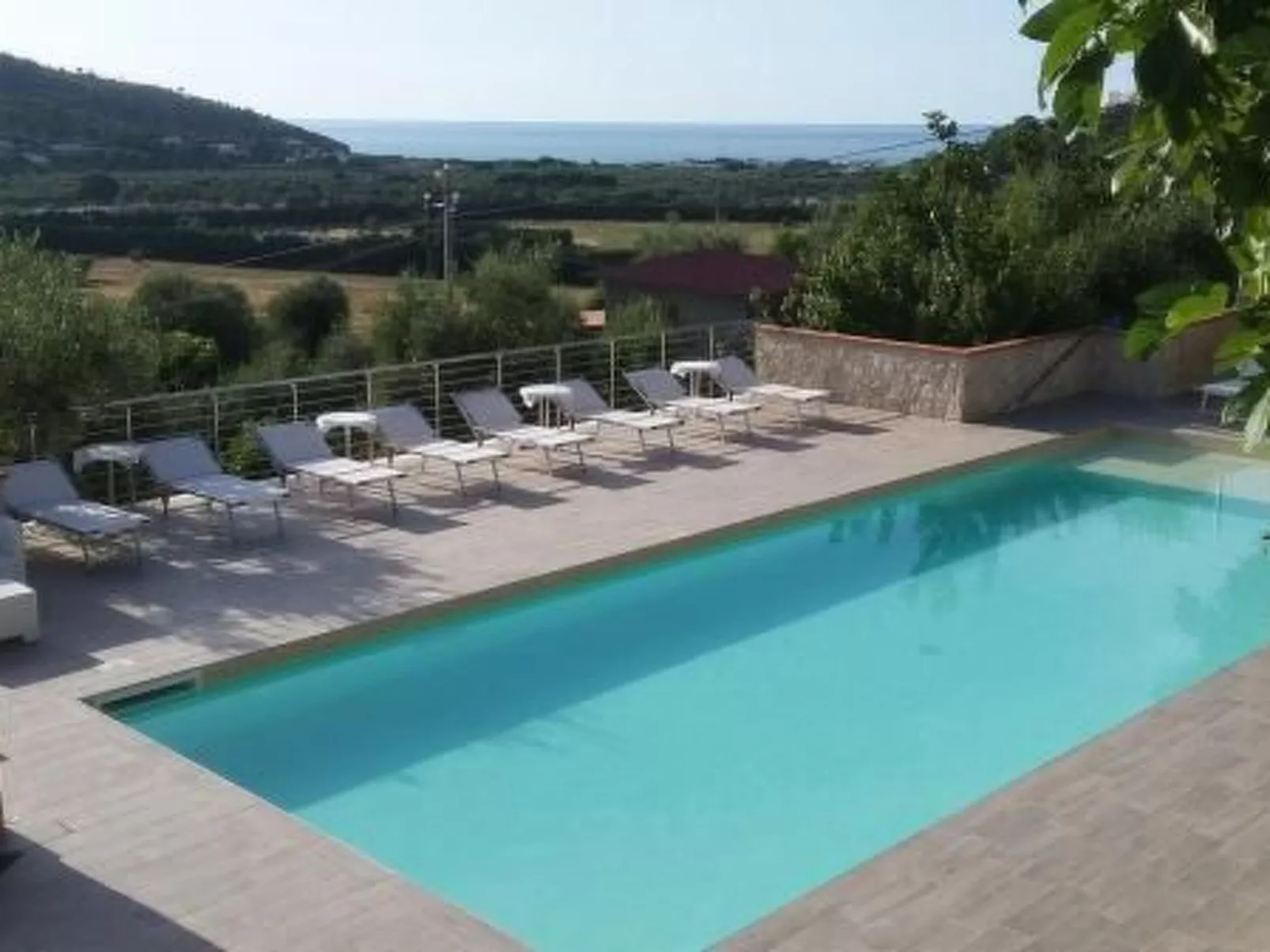 Mit Garten und Kinderschwimmbad-Image-tags.info