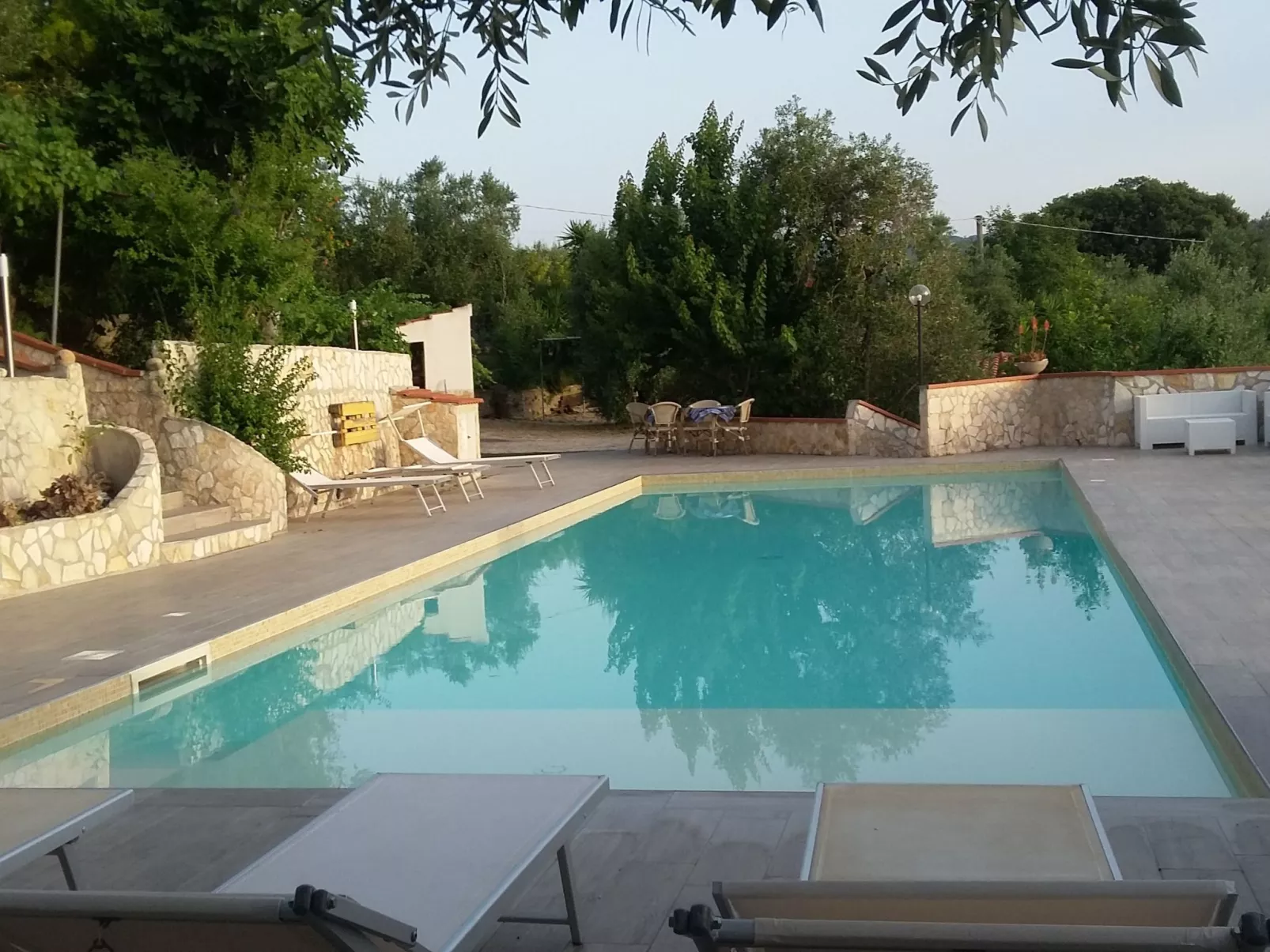 Zwei-Zimmer-Penthouse-Wohnung mit Terrasse mit Meerblick-Image-tags.info