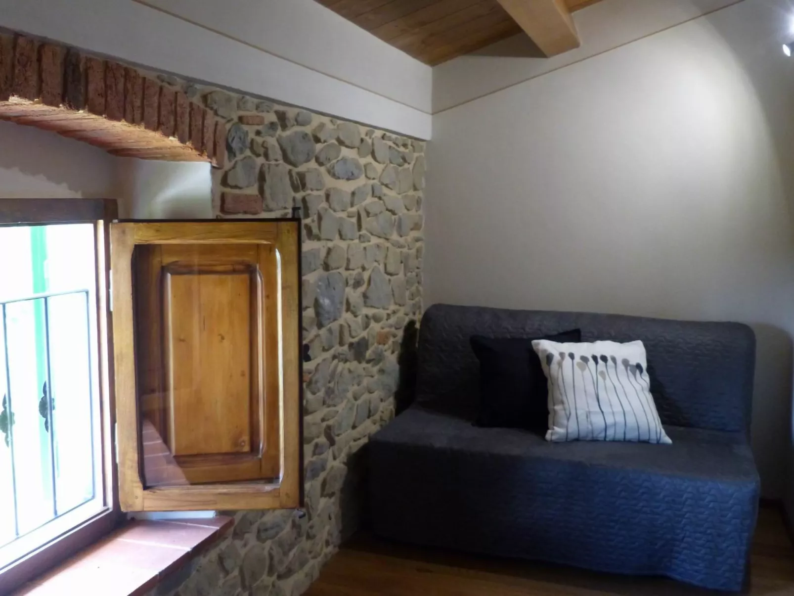 'Case cioni' mit Schwimmbad-Binnen