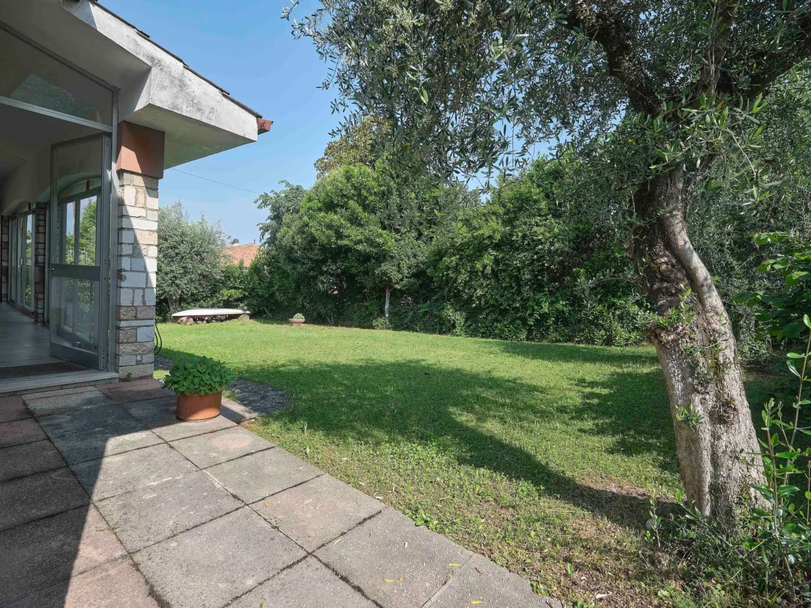 Mit Seeblick und privatem Garten-Buiten