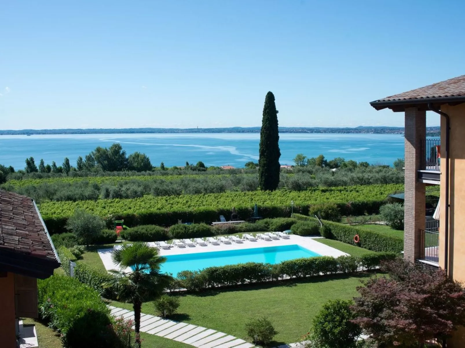 Wohnung in Moniga Del Garda mit Seeblick-Buiten