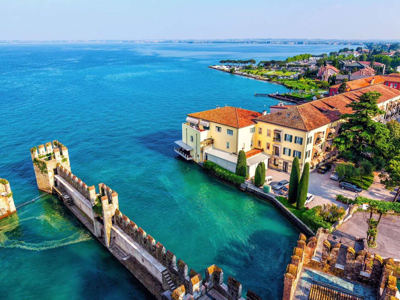 Schönes Studio-Apartment - Pool und Balkon-Buiten