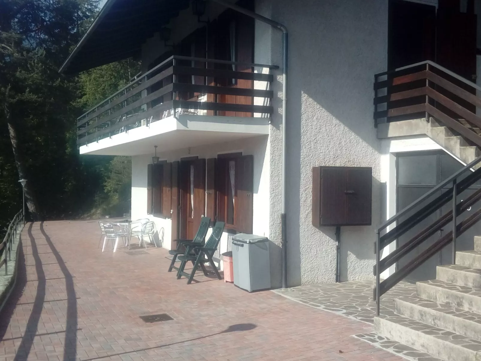 Erdgeschosswohnung mit Seeblick-Buiten