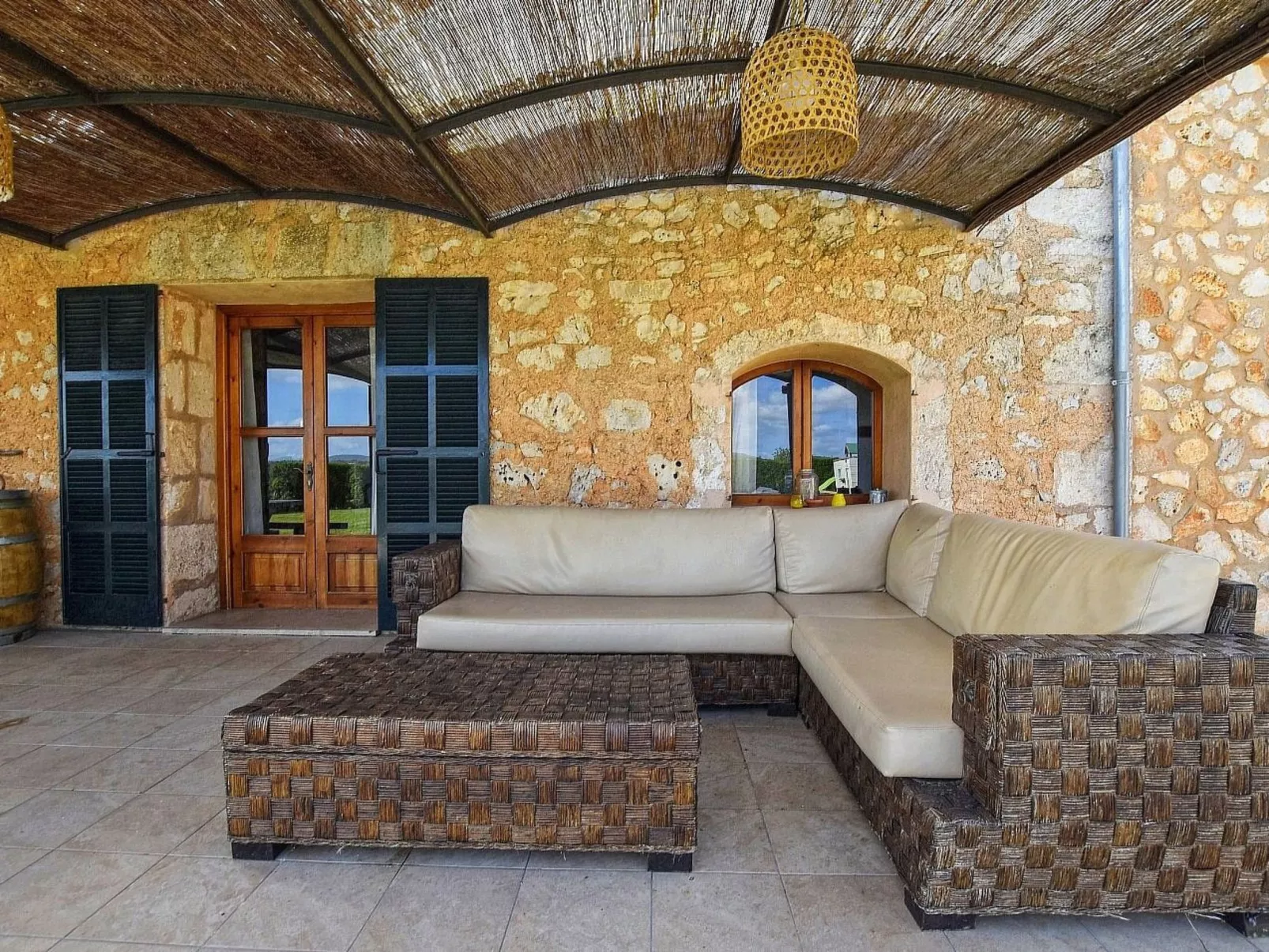 Luxuriöse Finca im modernen Stil mit Pool und Klimaanlage-Image-tags.info