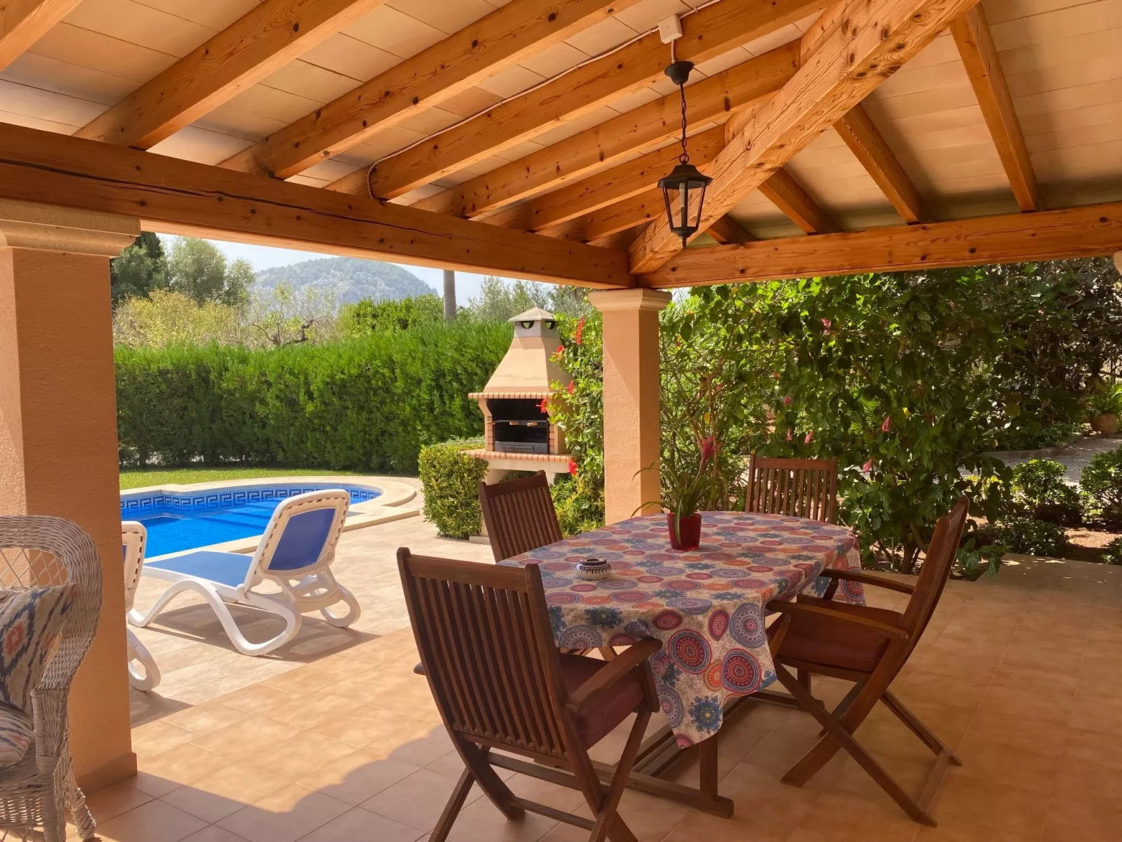 Finca mit Garten, Grill und Terrasse-Buiten