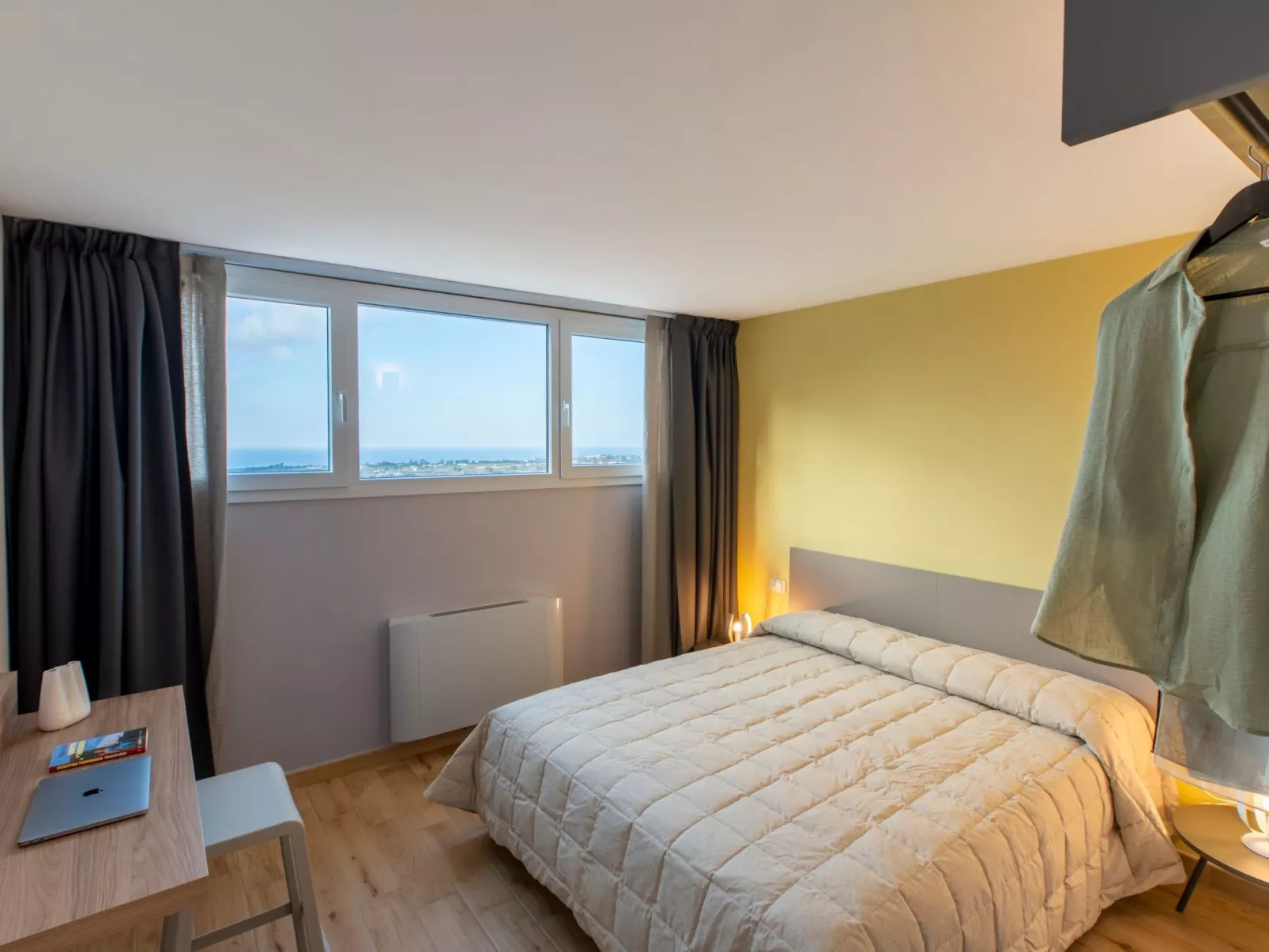 Villa mit Panoramablick auf das Meer, umgeben von der Natur-Binnen