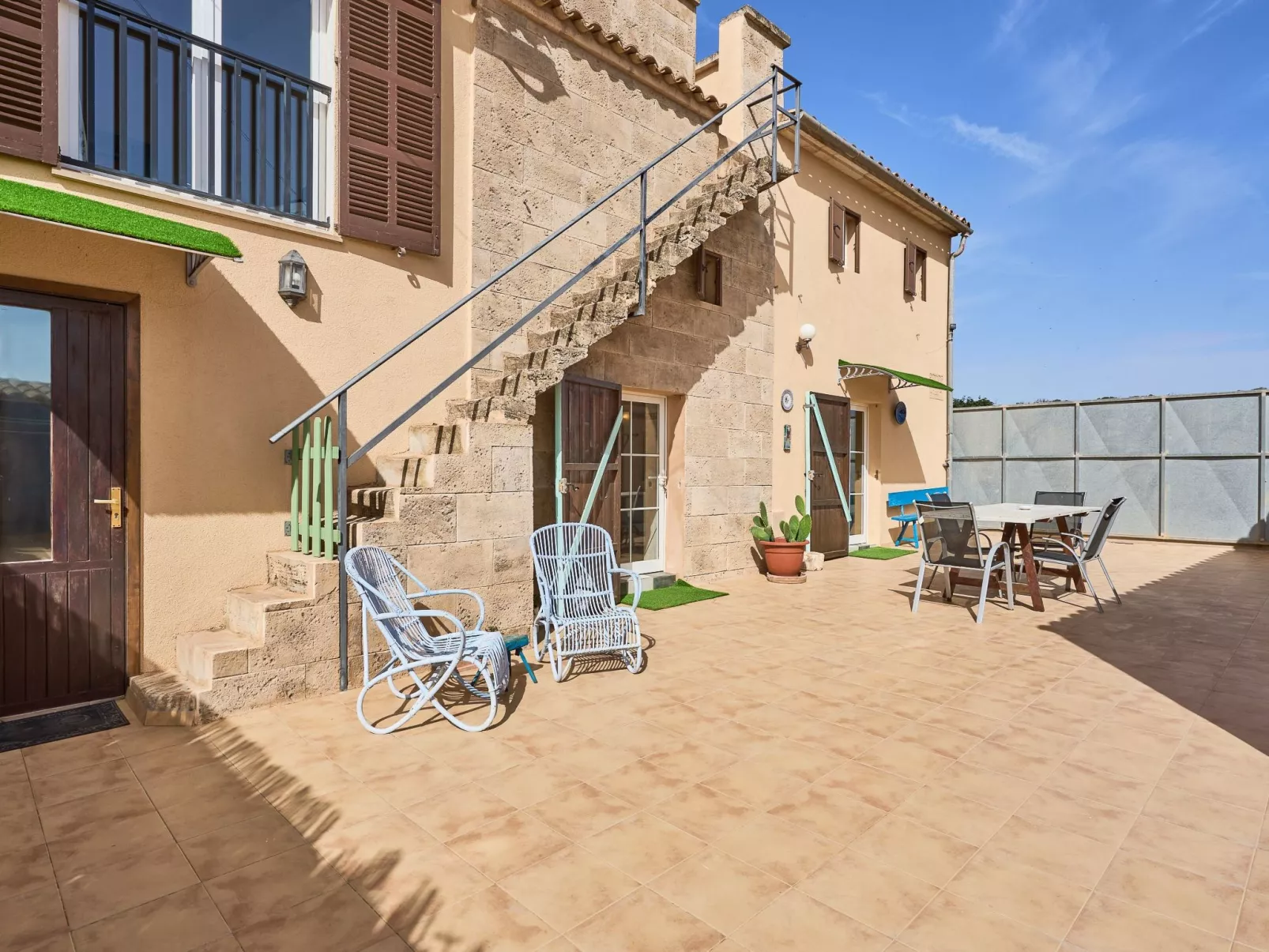 Villa mit privatem Pool-Buiten