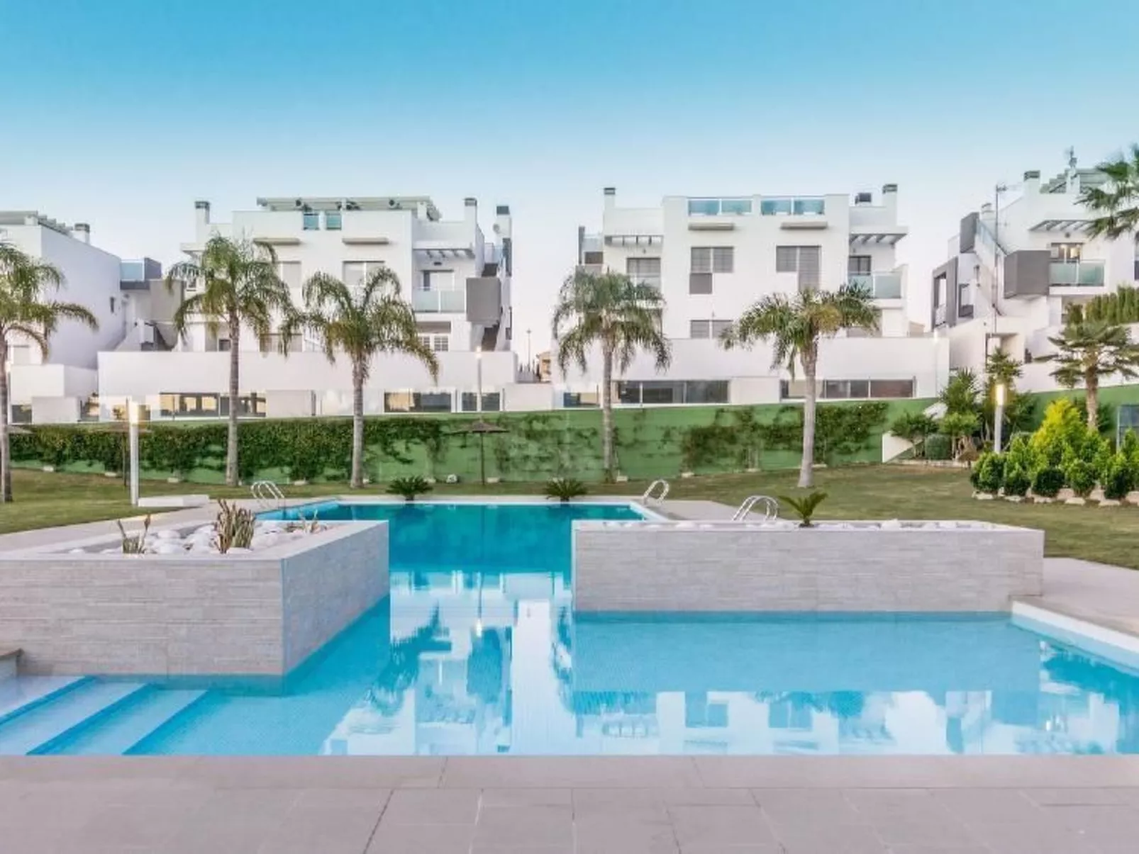 "Sunny Villa" mit Schwimmbad