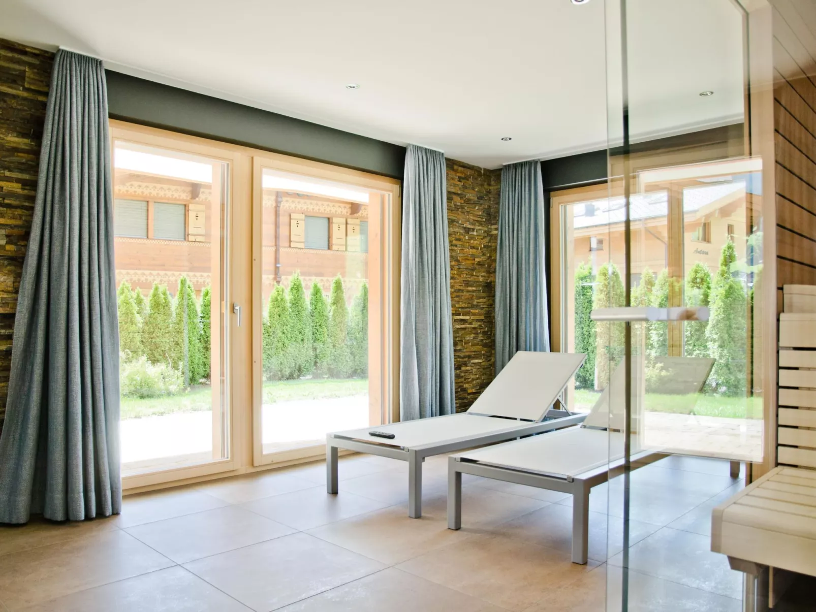 Chalet Rothenegg mit Spa-Bereich-Binnen