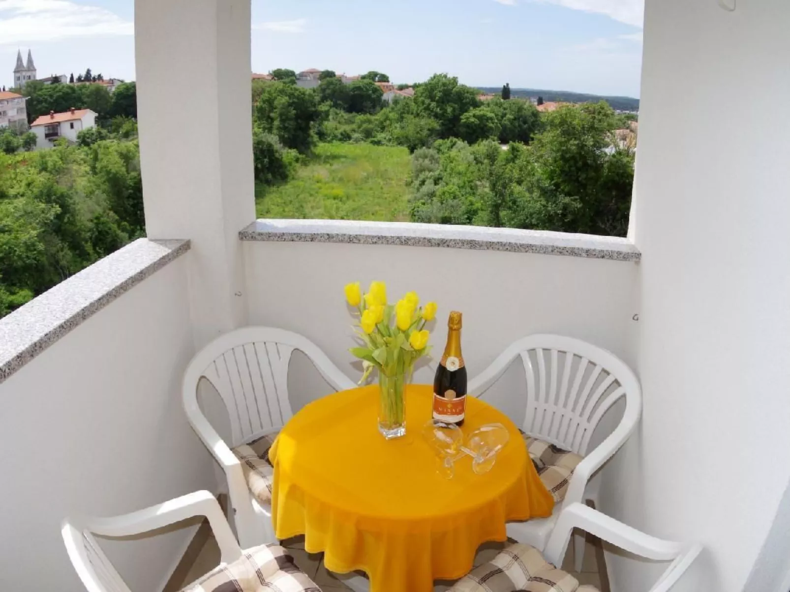 In Medulin mit Privatparkplatz-Buiten