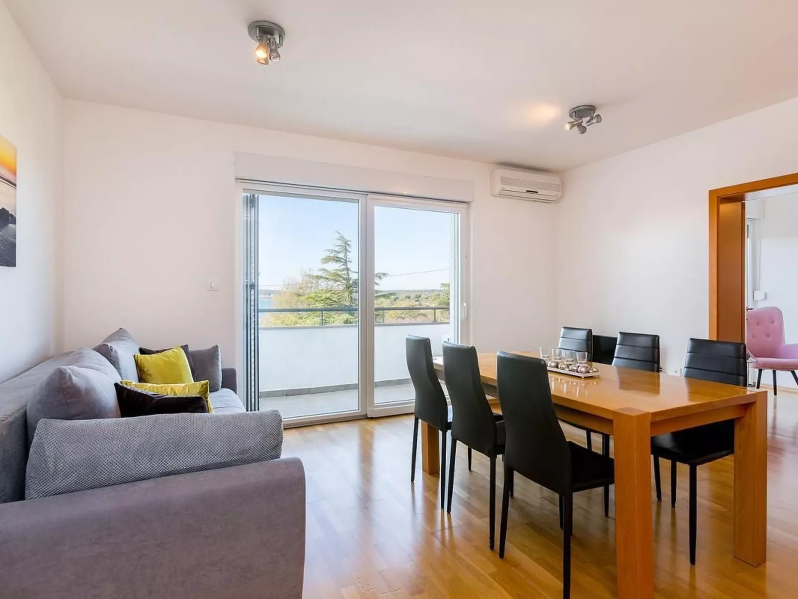 Für 6 Personen ca. 58 m&sup2; in Medulin, Istrien (Medulin und Umgebung)-Image-tags.info