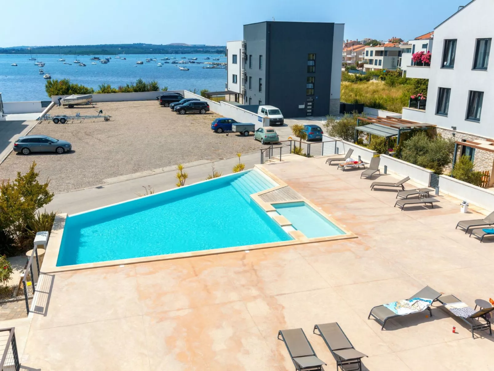 Moderne Wohnung in Medulin mit Gemeinsamem Pool - Binnen