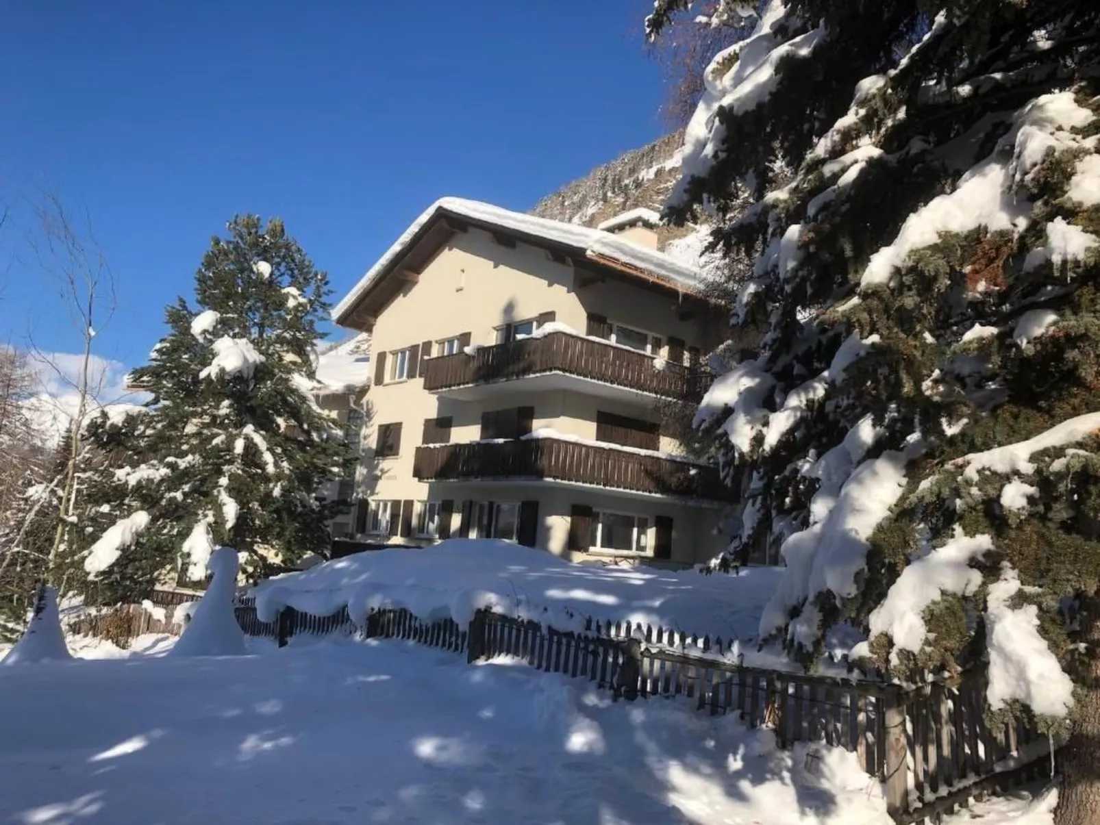 Chesa Andrea, EG-Image-tags.info