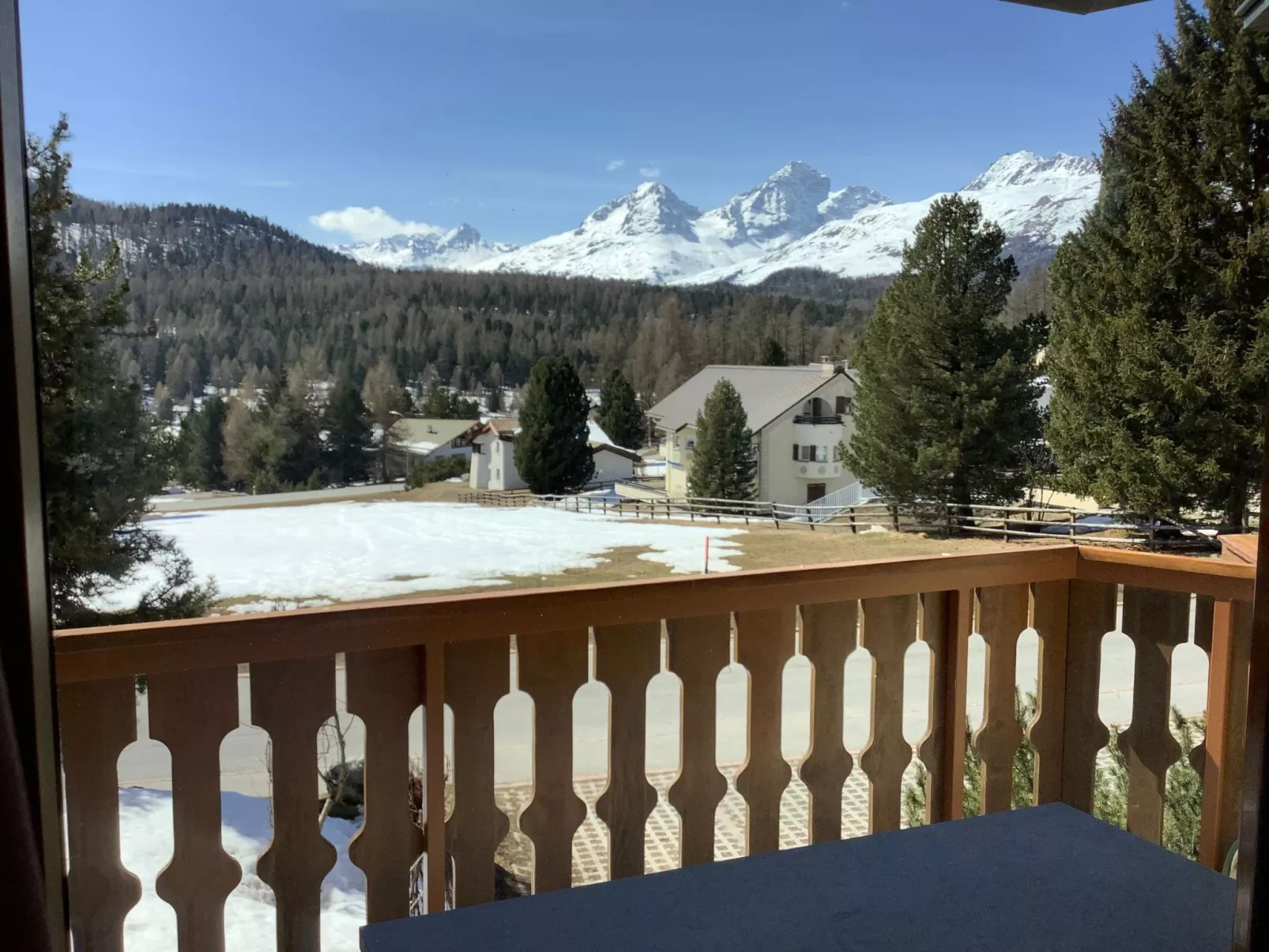 Chesa Arnica Whg 3-Buiten