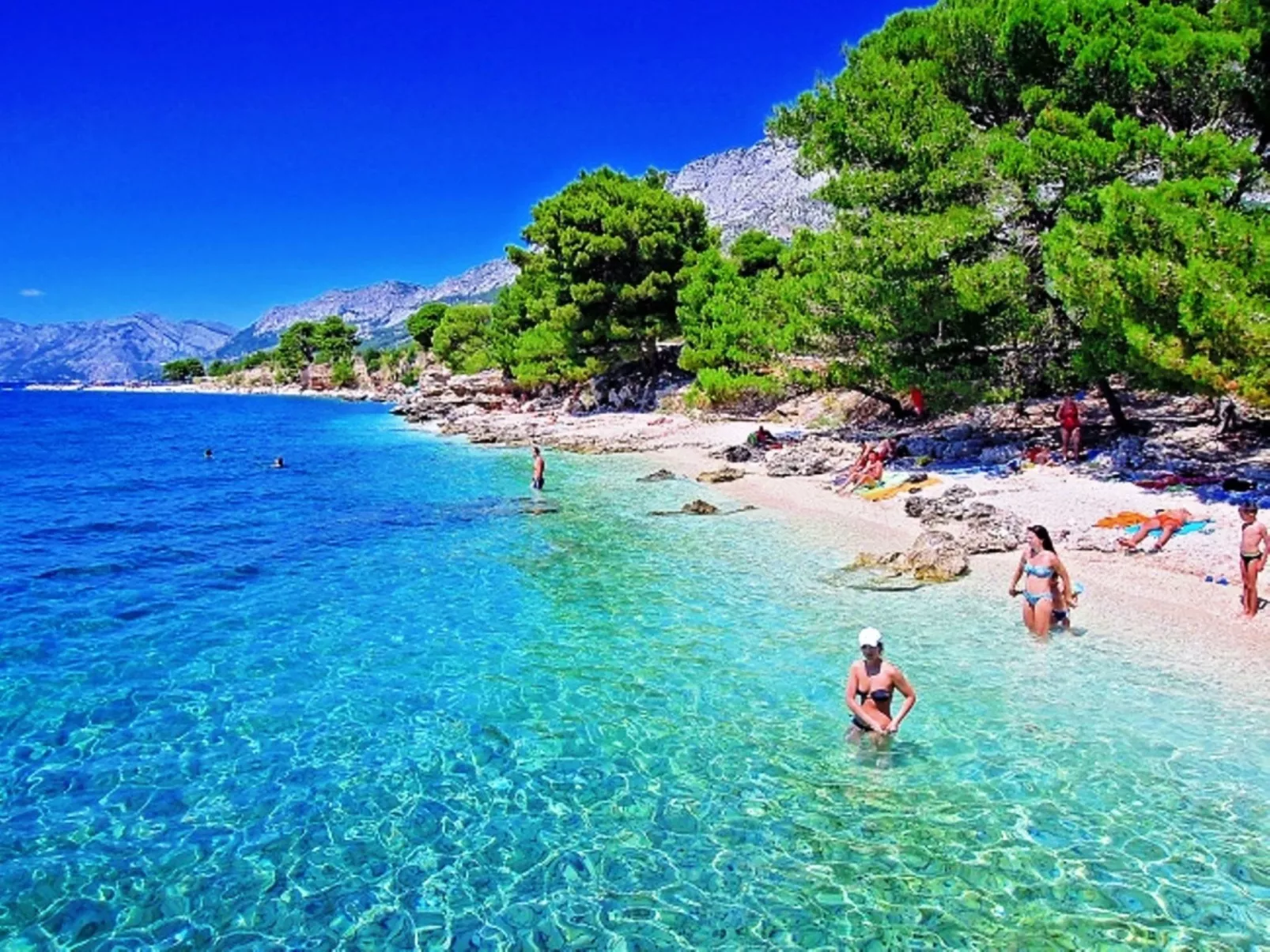 "Paola" mit eigenem Pool-Image-tags.info