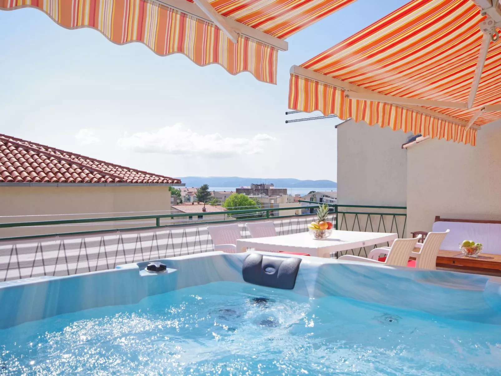 Apartment mit drei Schlafzimmern, Whirlpool und Meerblick