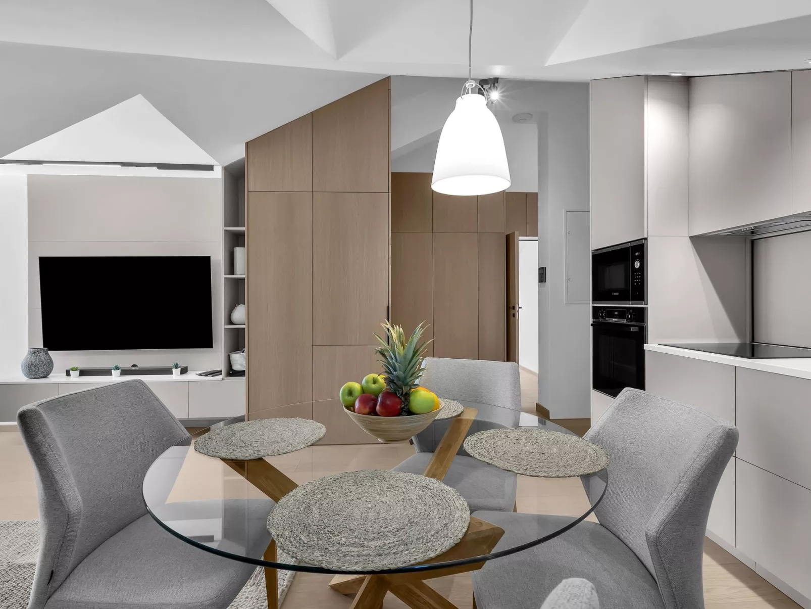 Penthouse Nikolina-50m to beach-Binnen