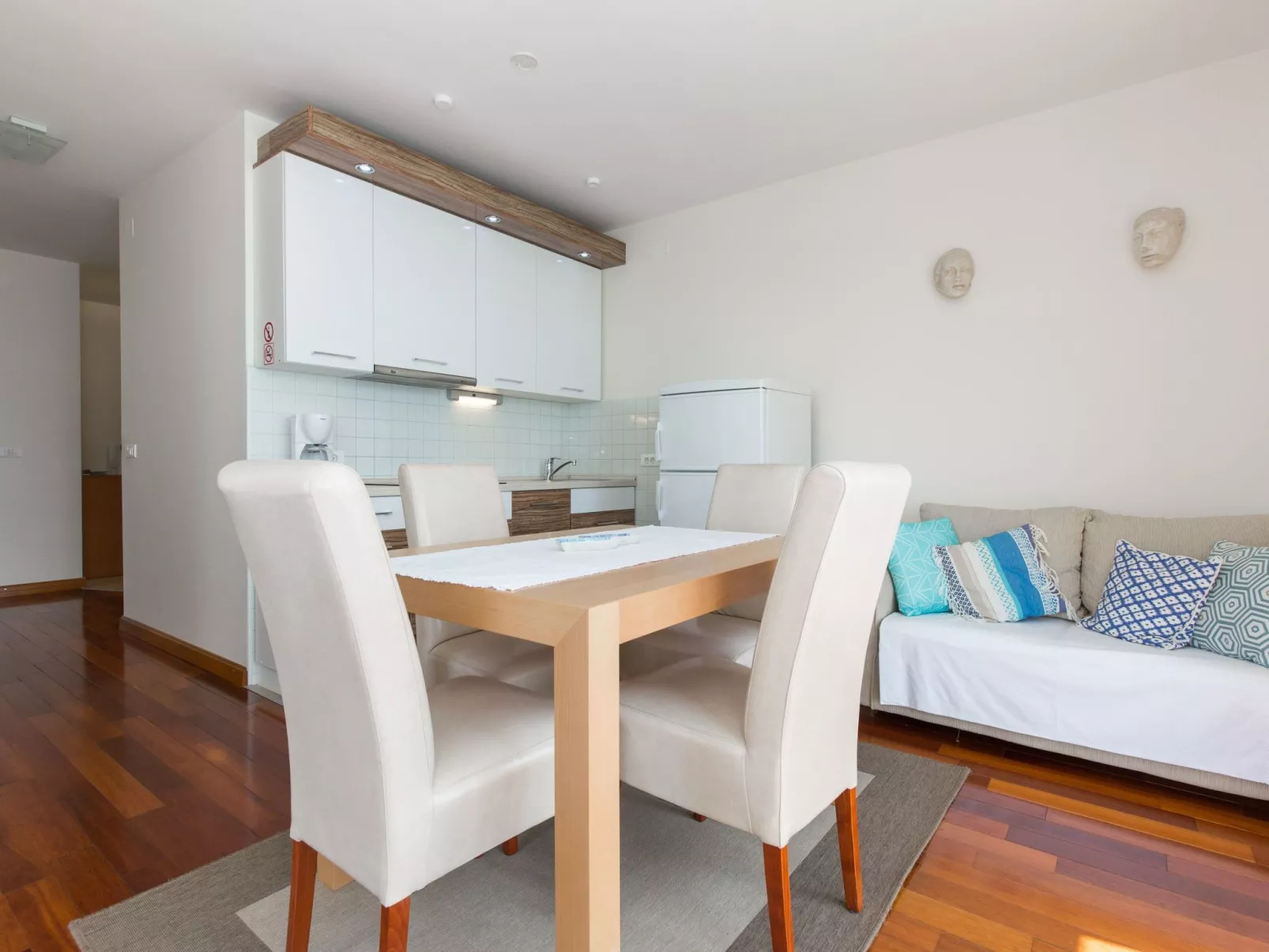 Für vier Personen mit Balkon-Binnen