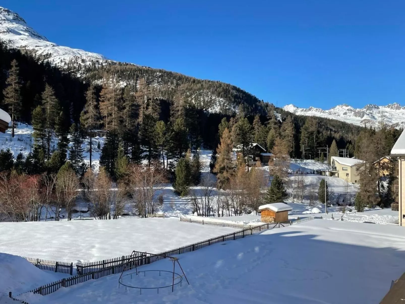 Chesa Islas, Wohnng 11-Buiten