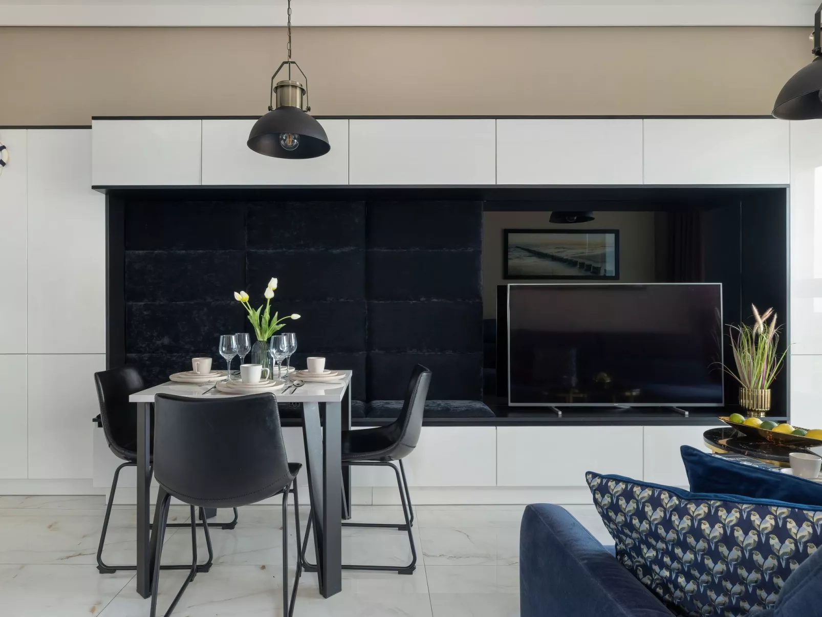 "Platan Tower 113"-Binnen