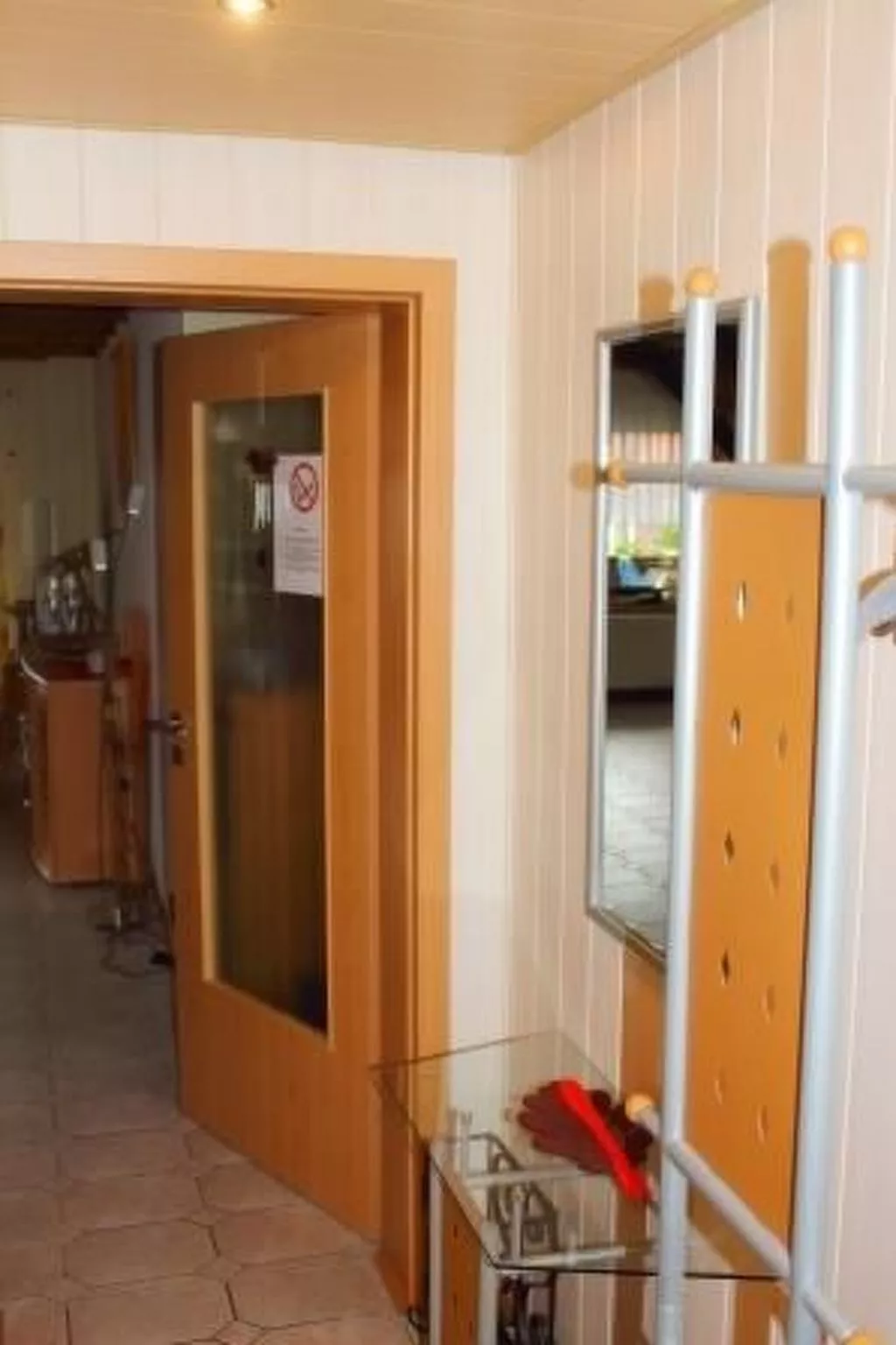 Geräumige Ferienwohnung in Burhave mit Grill, Garten und Pool-Binnen