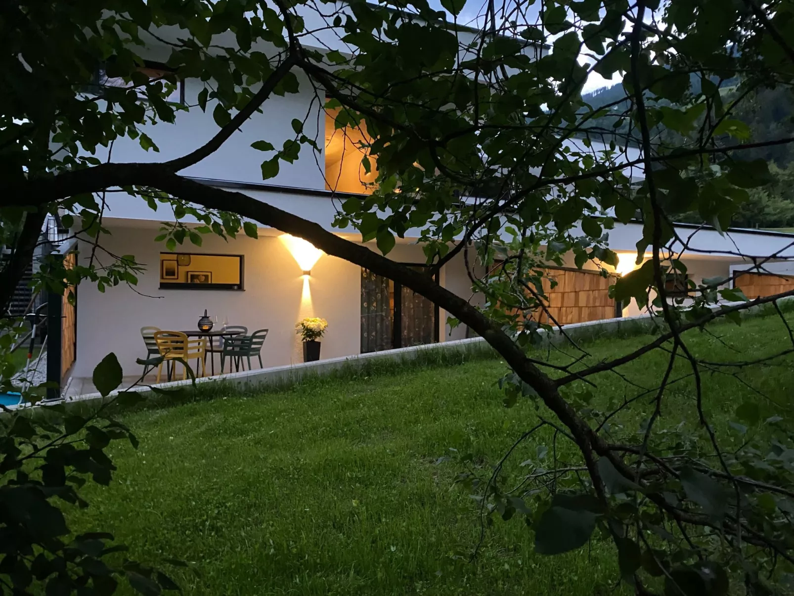 Appartement in Schönwies mit Garten und Terrasse-Buiten