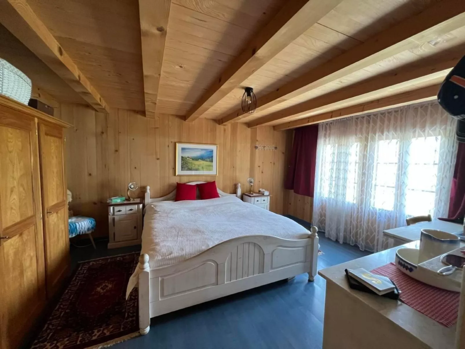 House in the Clouds-Binnen