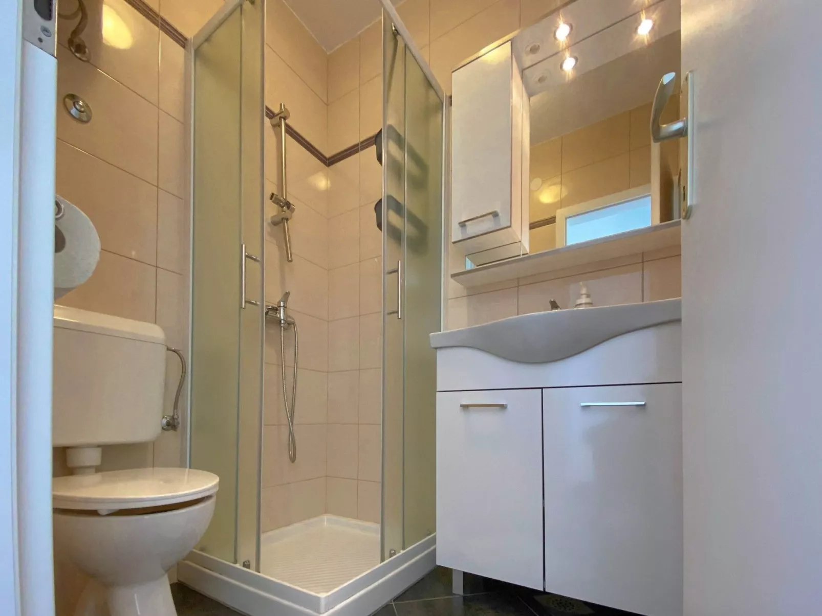 Gemütliches Appartement Libera direkt am Strand-Image-tags.info