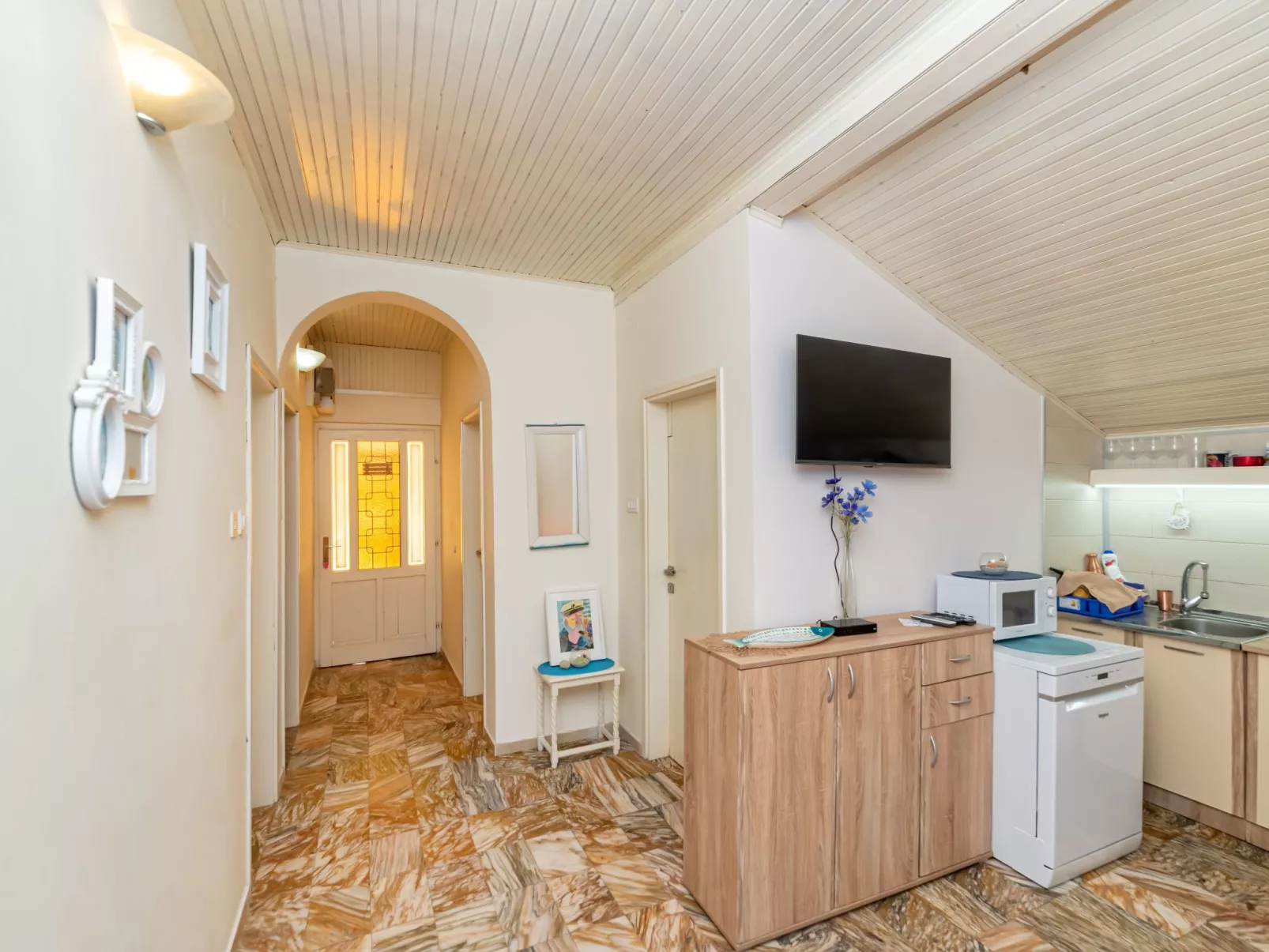 Gemütliche Wohnung mit Meerblick vom Balkon aus-Binnen