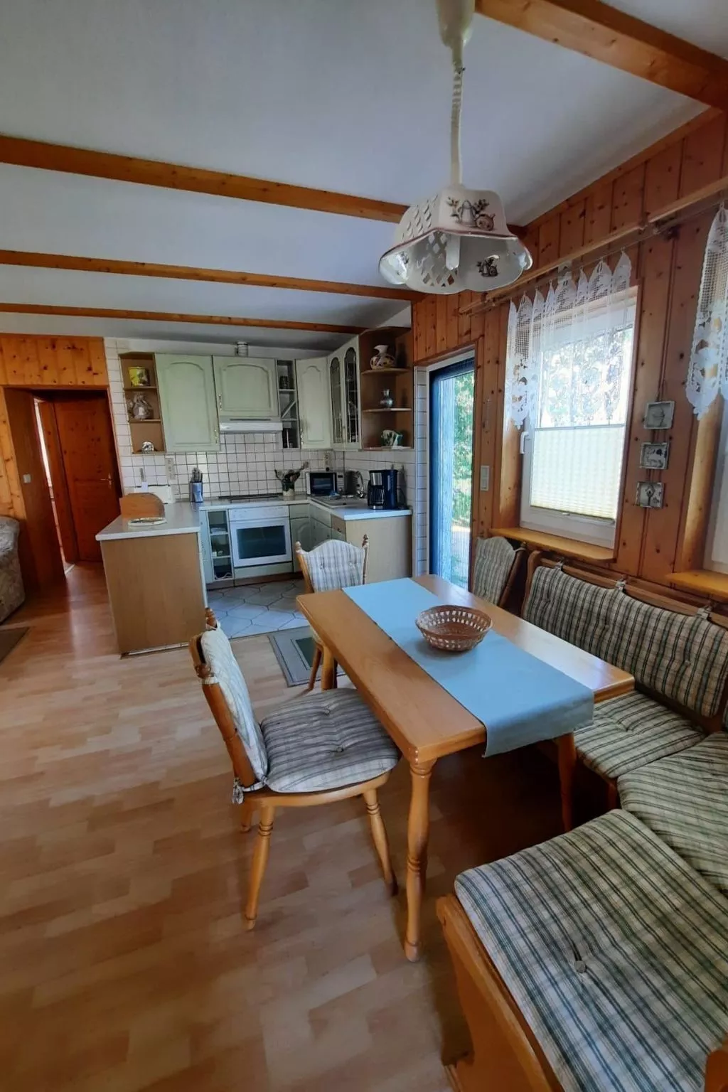 In Dahmen Terrasse und Grill-Binnen