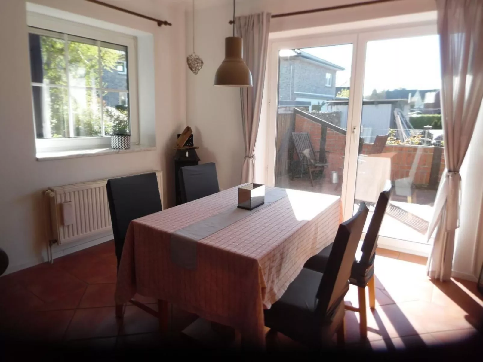 Mit Garten und Stellplatz-Binnen