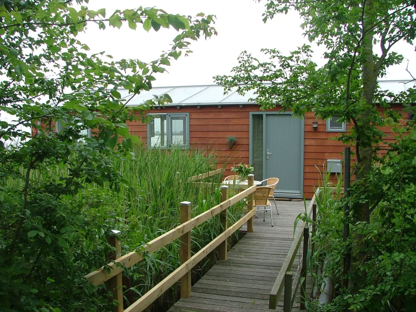 Boot "De Frijheit" mit Blick auf das Wasser
