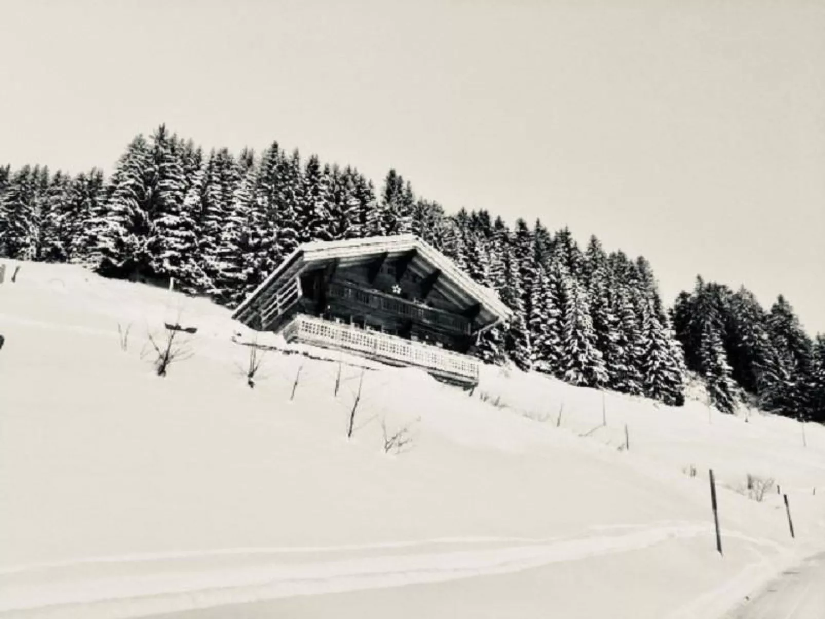 Authentisches Schweizer Alpenchalet aus dem 18. Jh.-Buiten