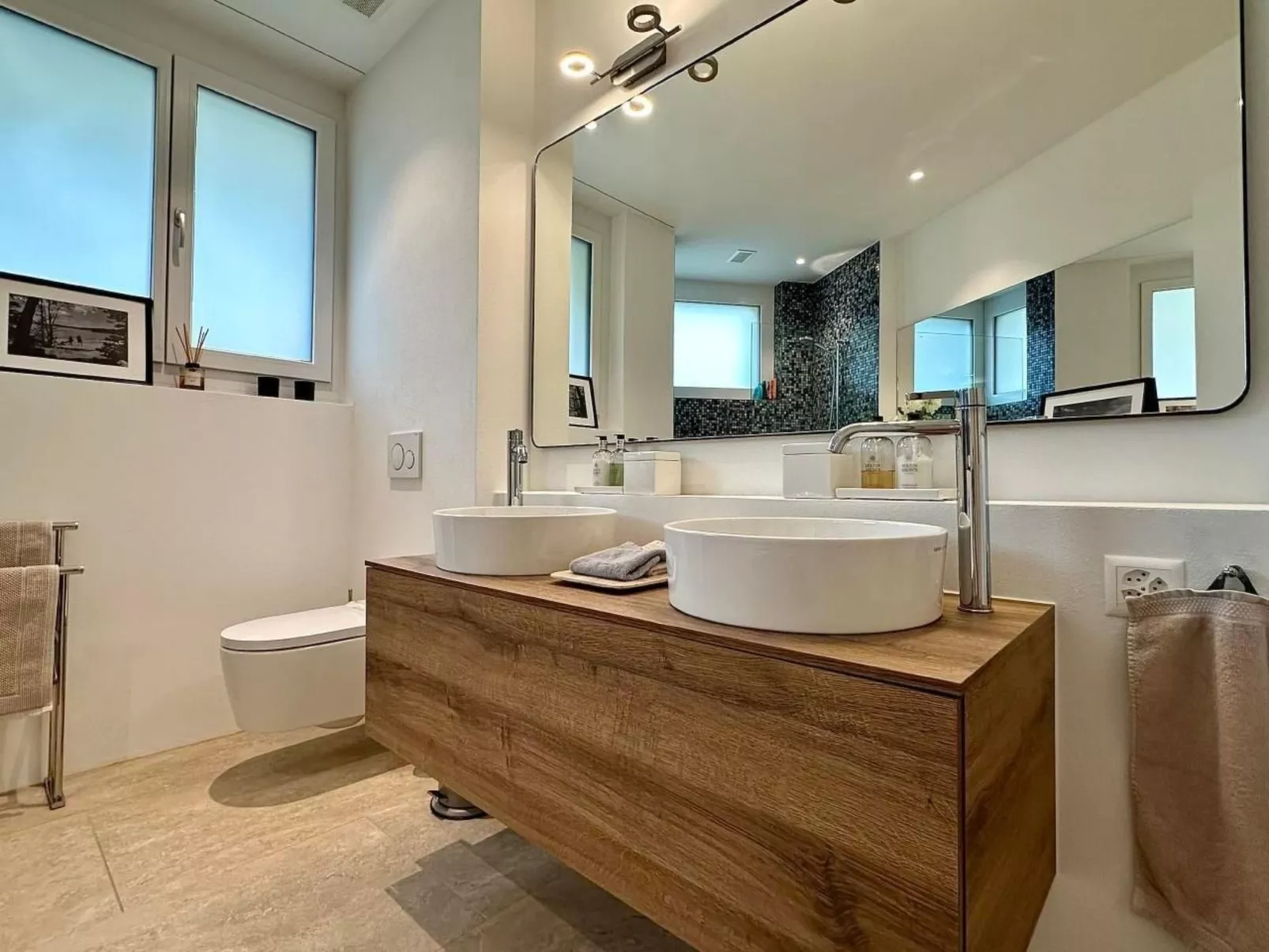 "Lakeview" - a design holiday home-Binnen