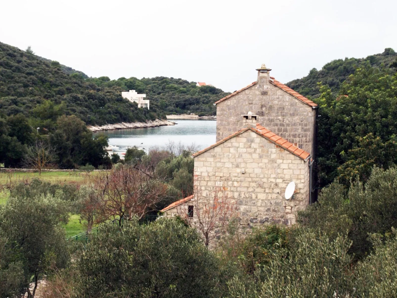 "Kastil" mit privatem Pool-Buiten