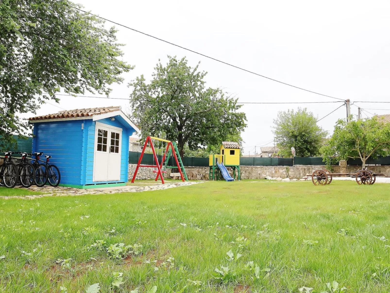 "Villa Ulika" mit eigenem Pool-Buiten