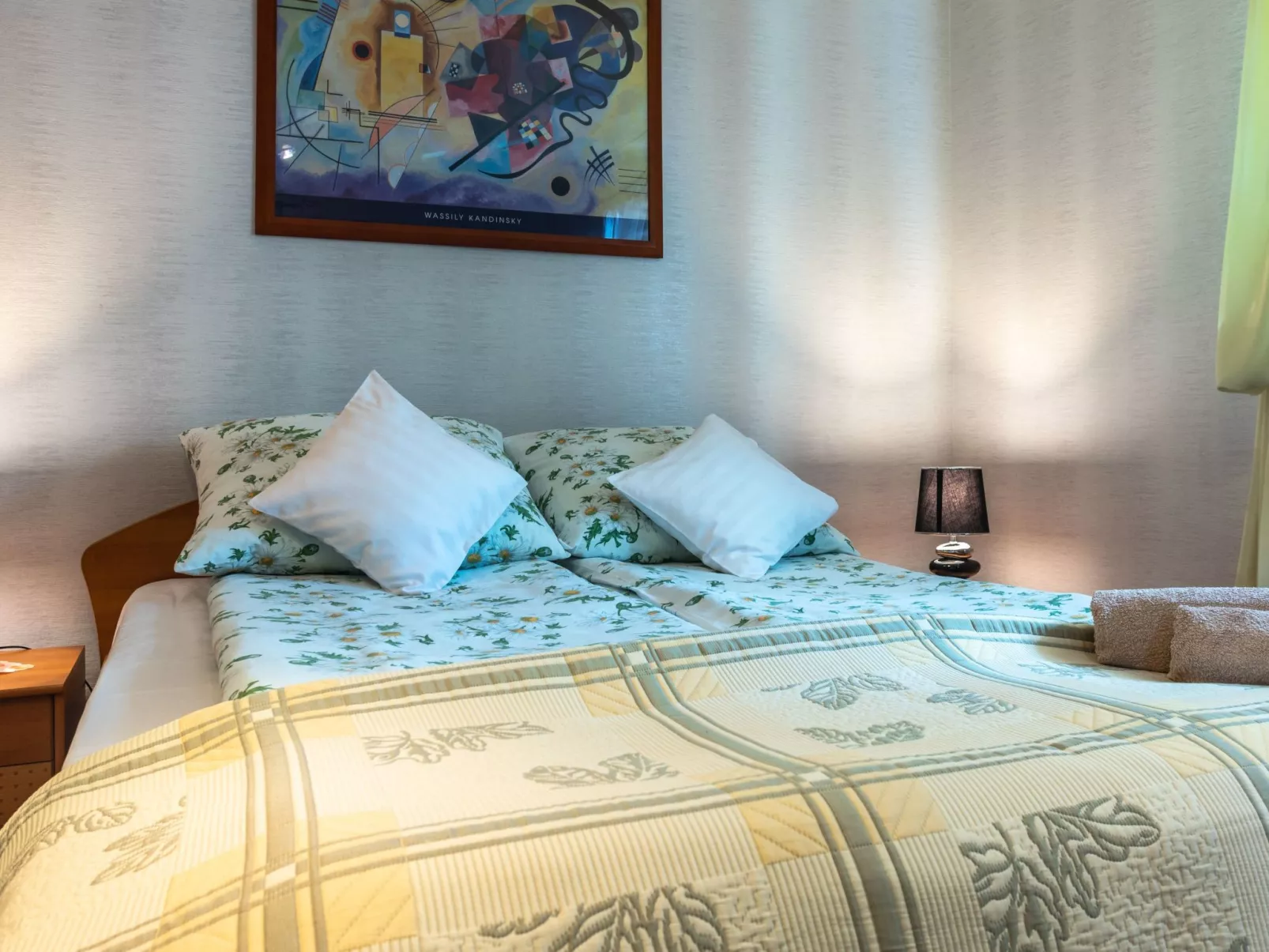 Wohnung mit Terrasse, Garten und Grill-Image-tags.info